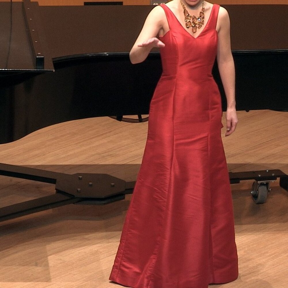 Monique Lhuillier Red V-neck long gown with train, size 4